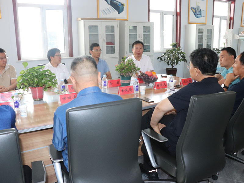 滄州中拓冷彎成型設備有限公司-燕山大學校企合作實習基地掛牌儀式在泊頭市隆重舉辦